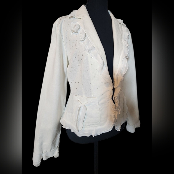 Anne Carson Cream Ruffled Blazer - Picture 2 of 5